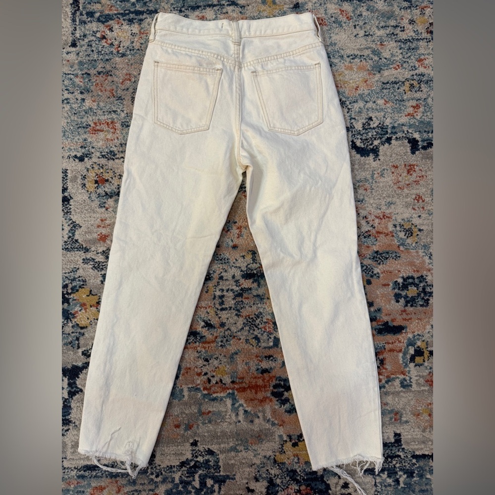 Free People High-waisted cream button fly mom jeans
Size 25 short - Picture 2 of 6